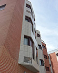 Trabajos verticales de albañilería en fachada en Madrid.